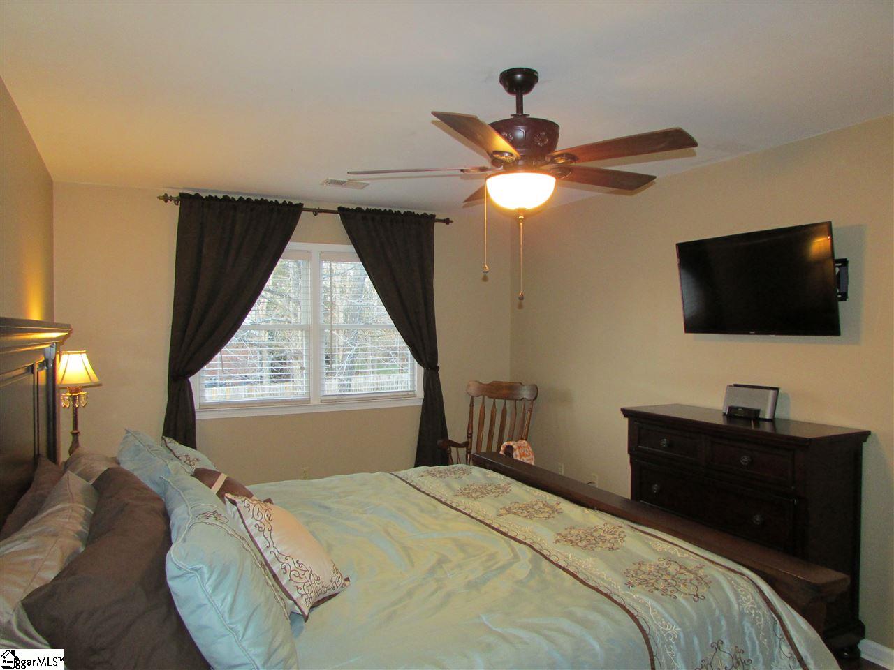 409 Davenport Road Simpsonville, SC 29680 - Photo 12 of 29 Gallery Image 12