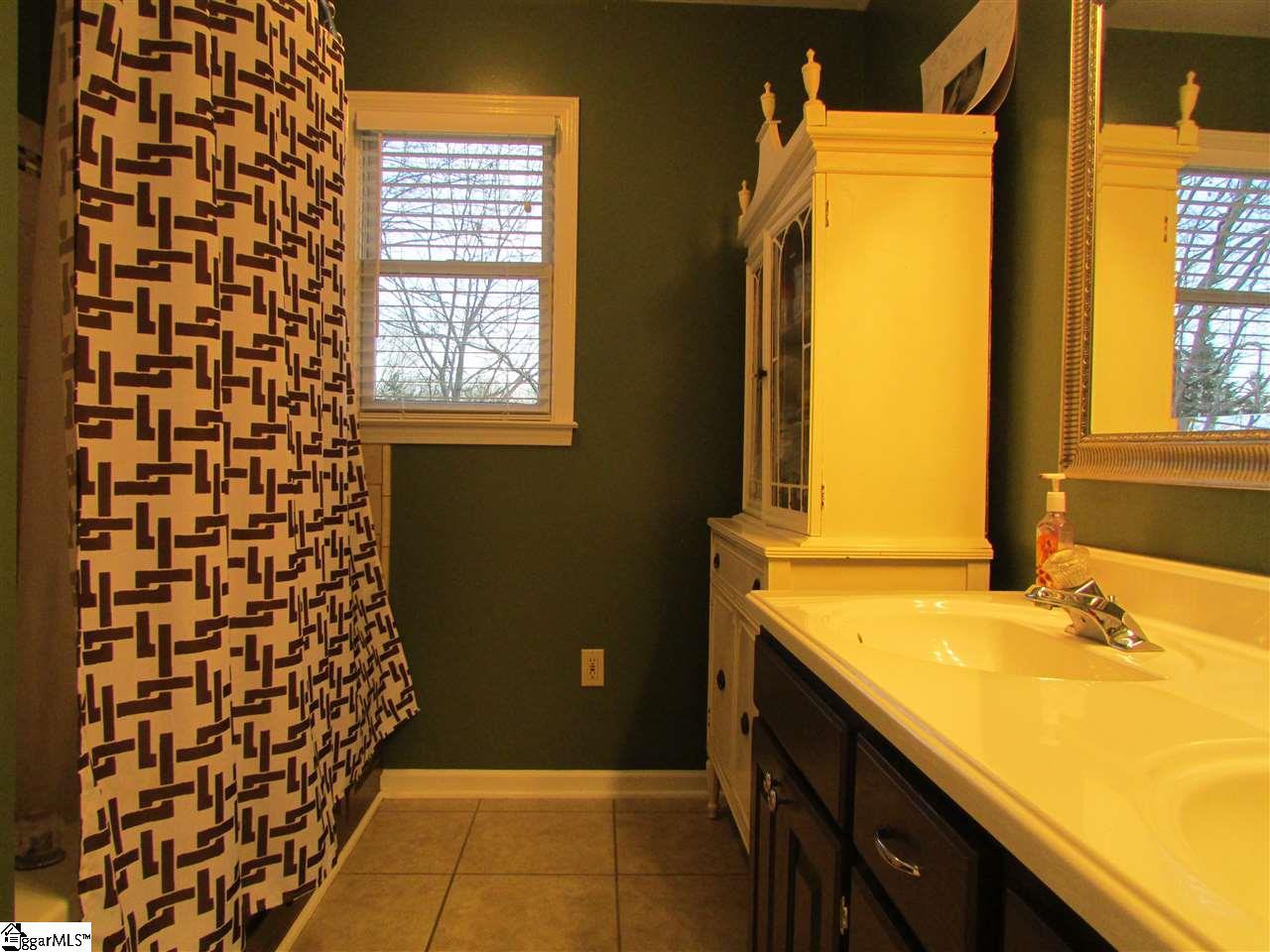 409 Davenport Road Simpsonville, SC 29680 - Photo 13 of 29 Gallery Image 13