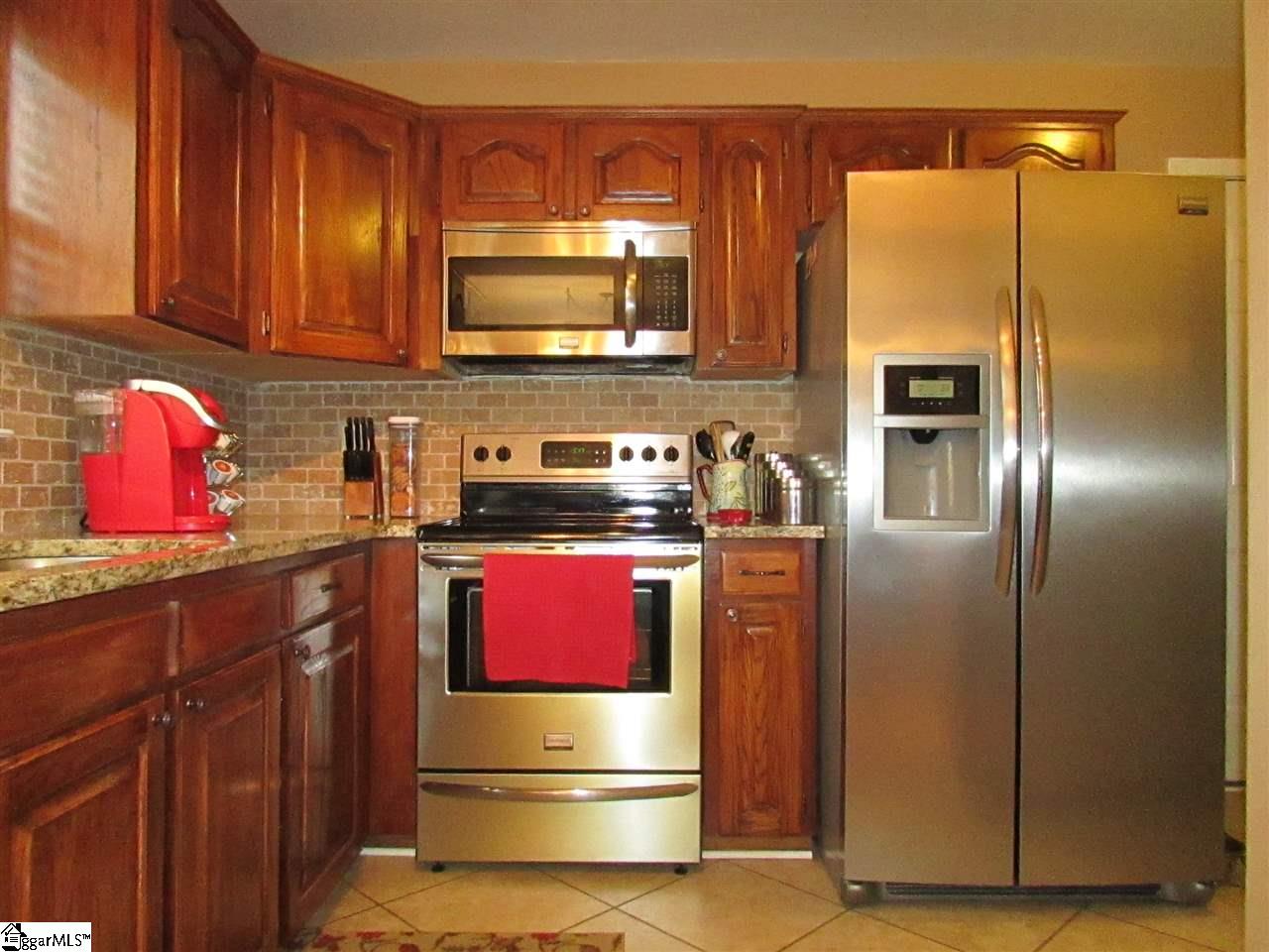 409 Davenport Road Simpsonville, SC 29680 - Photo 7 of 29 Gallery Image 7