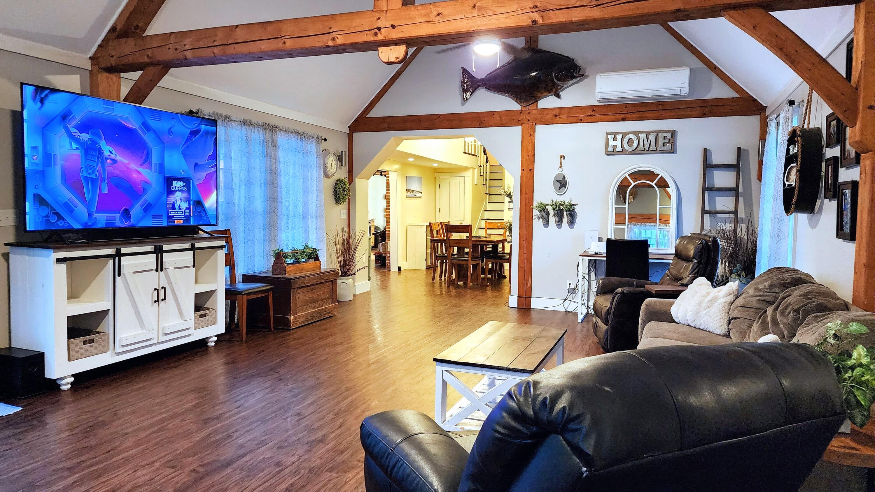 663 Reach Road Deer Isle, ME 04627 - Photo 20 of 48 Living room