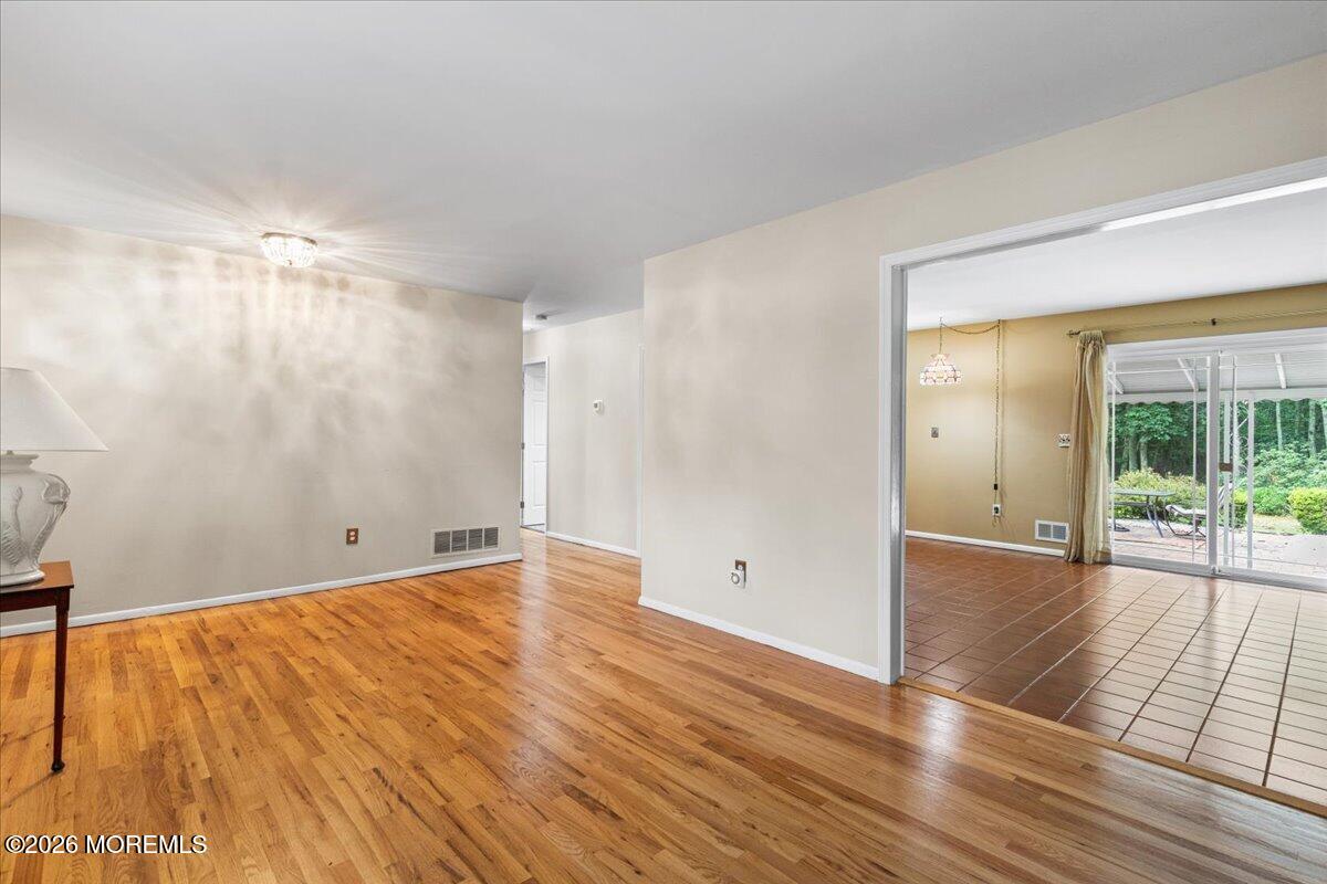 885 Hyson Road Jackson, NJ 08527 - Photo 10 of 36 15-Family Room