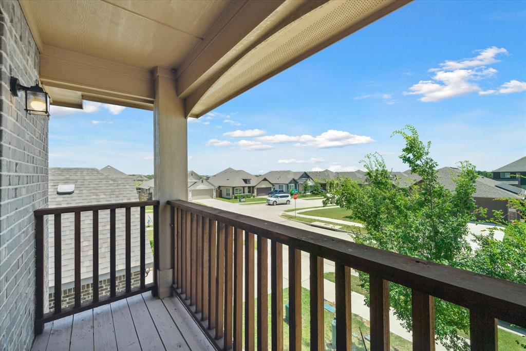 4102 Sublett Way Kaufman, TX 75142 - Photo 19 of 40 Balcony featuring a residential view