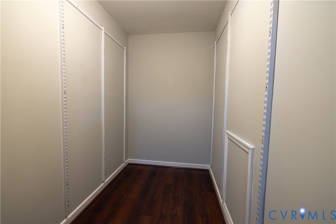 4801 Shellbark Court Glen Allen, VA 23059 - Photo 33 of 43 a view of a hallway