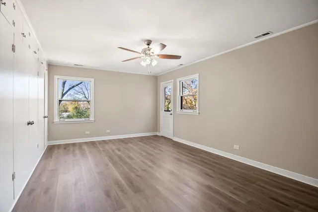 $285,000 | 914 Brook Street, Elgin, IL 60120