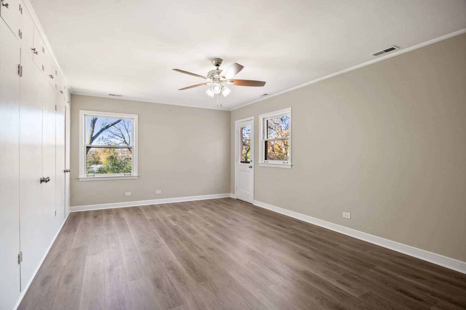 914 Brook Street Elgin, IL 60120 - Photo 20 of 21 wooden floor in an empty room with a window