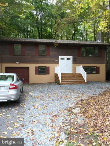 $2,200 | 276 Paxinos Drive, Pocono Lake, PA 18347