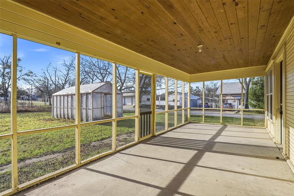 403 East Morgan Street Meridian, TX 76665 - Photo 14 of 40 a view of a porch