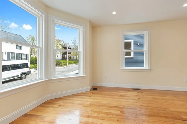 $3,600 | 48 West Tremlett Street, Unit 1, Boston, MA 02124