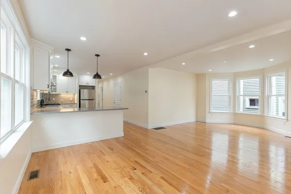 $3,600 | 48 West Tremlett Street, Unit 1, Boston, MA 02124