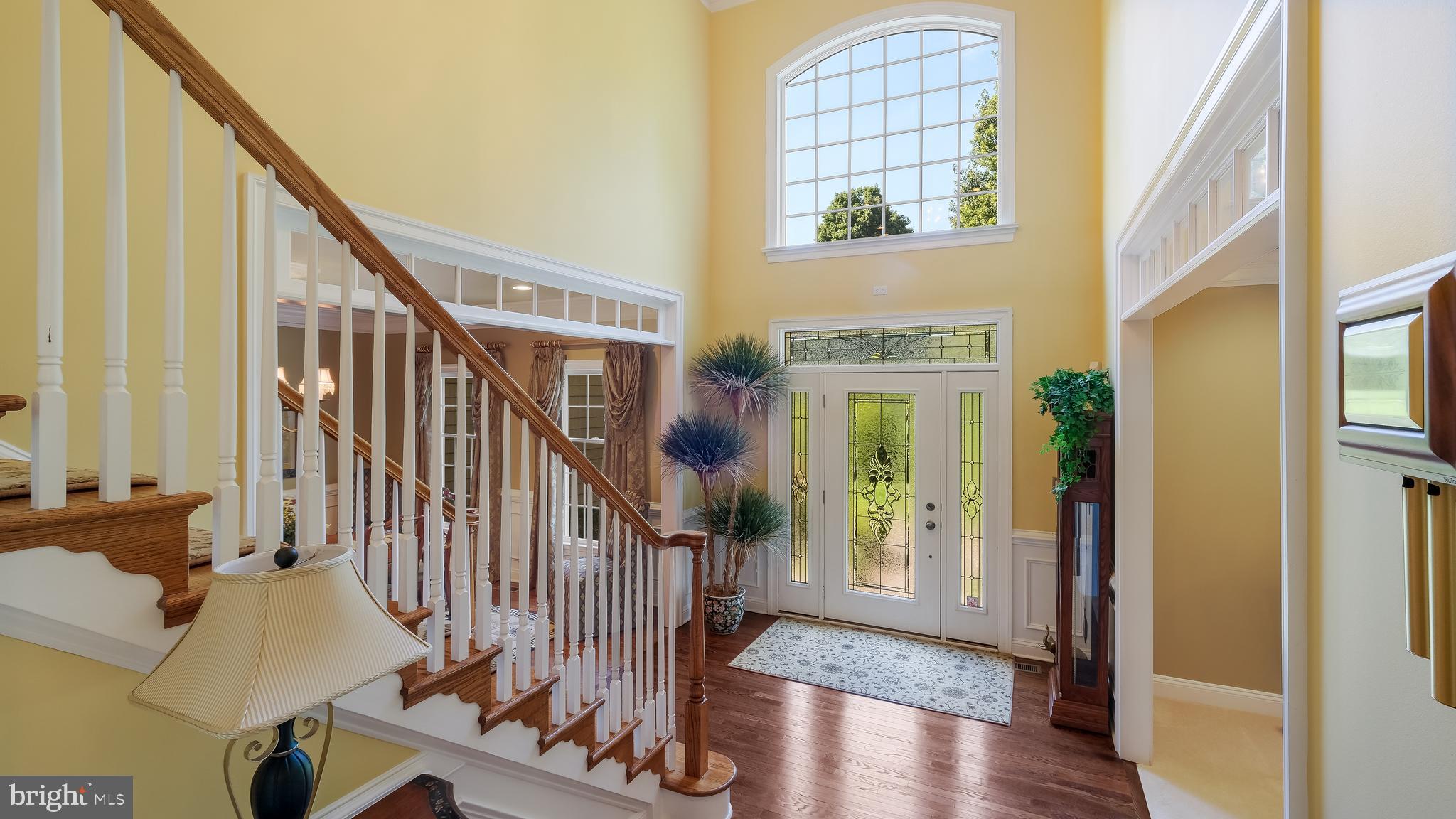 3269 Ash Mill Road Doylestown, PA 18902 - Photo 4 of 81 Lovely 2-story Foyer Entry