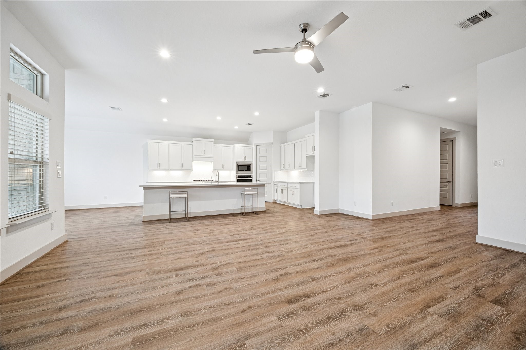 2550 Austin Trail Friendswood, TX 77546 - Photo 13 of 35 Open layout.