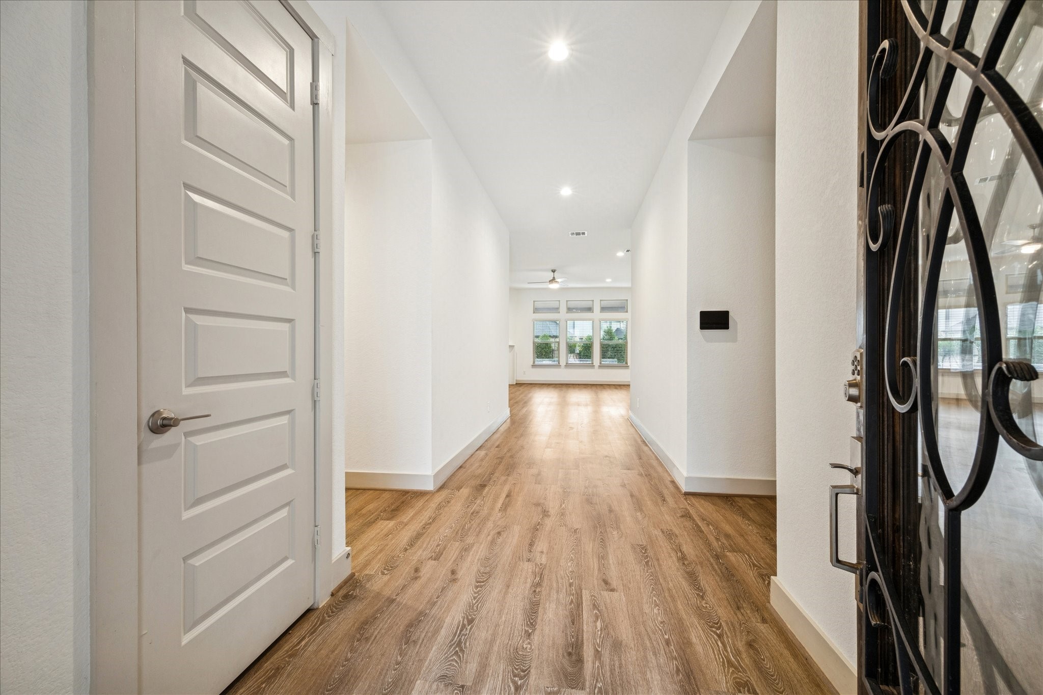 2550 Austin Trail Friendswood, TX 77546 - Photo 2 of 35 Light and bright entry way.