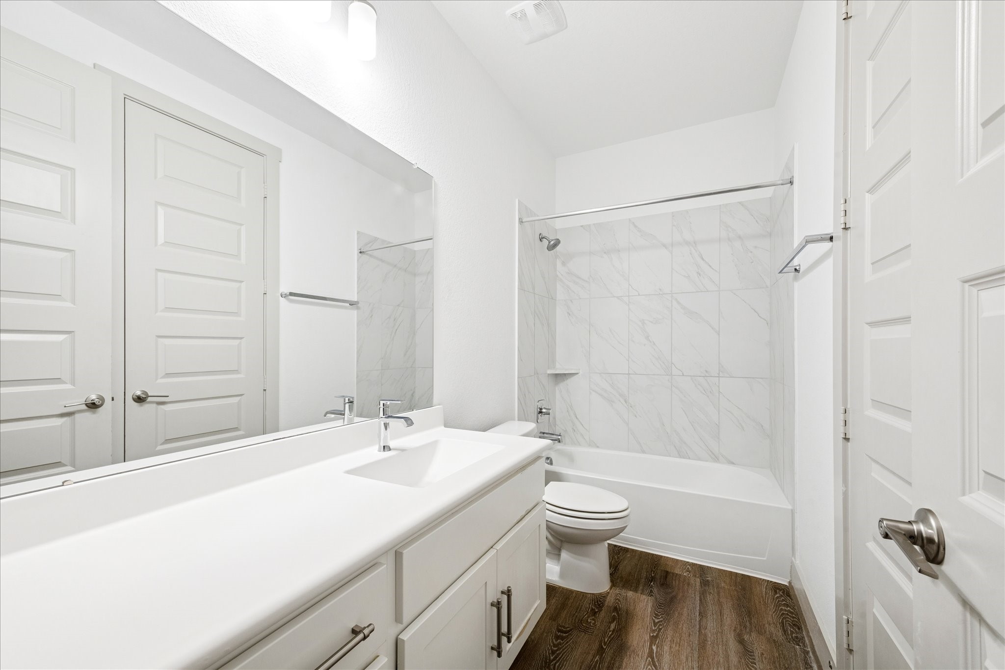 2550 Austin Trail Friendswood, TX 77546 - Photo 24 of 35 Onen of the two secondary bathrooms. This one has a door to one of the secondary bedrooms, or the hallway.