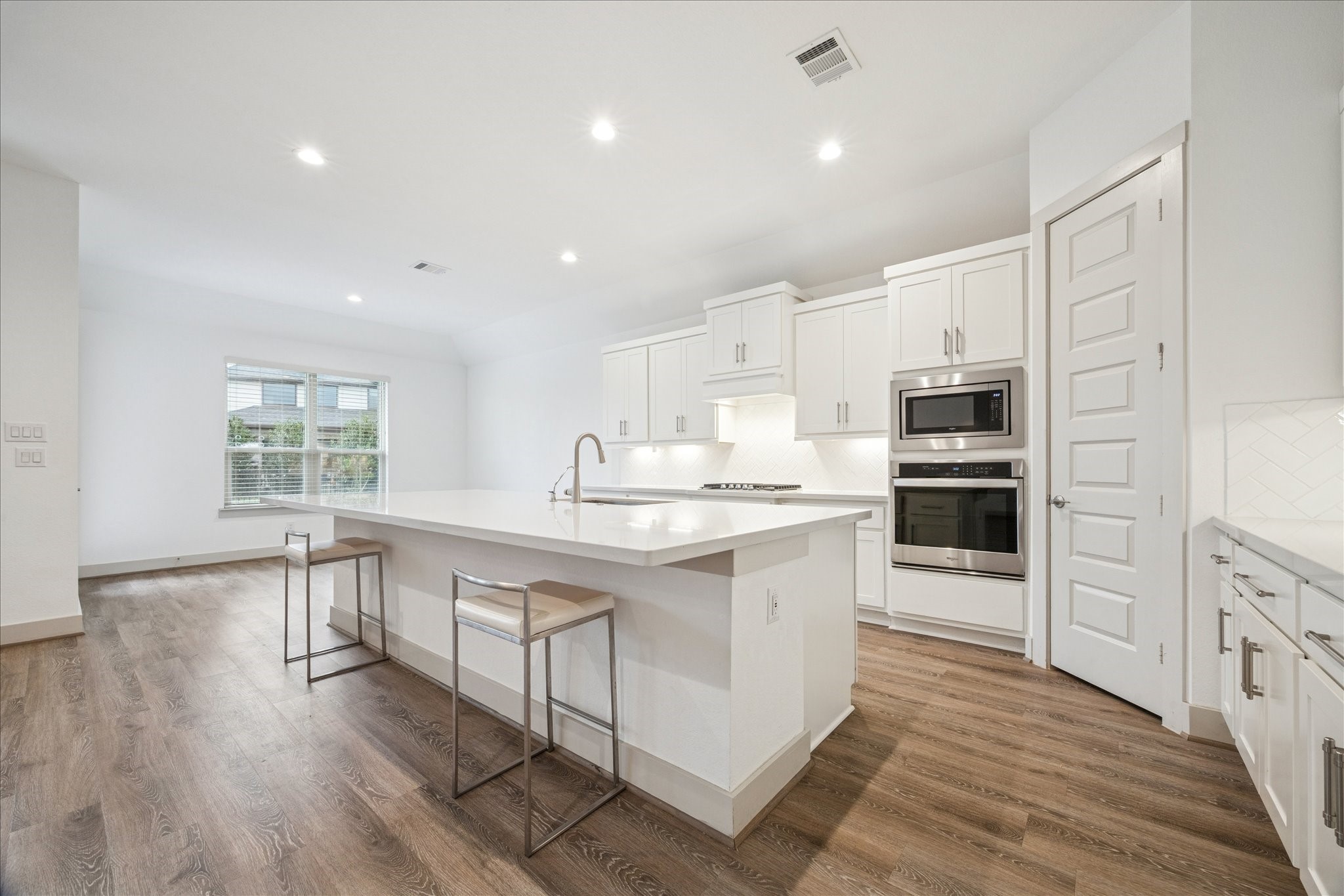 2550 Austin Trail Friendswood, TX 77546 - Photo 3 of 35 This kitchen is stunning and has a huge island.