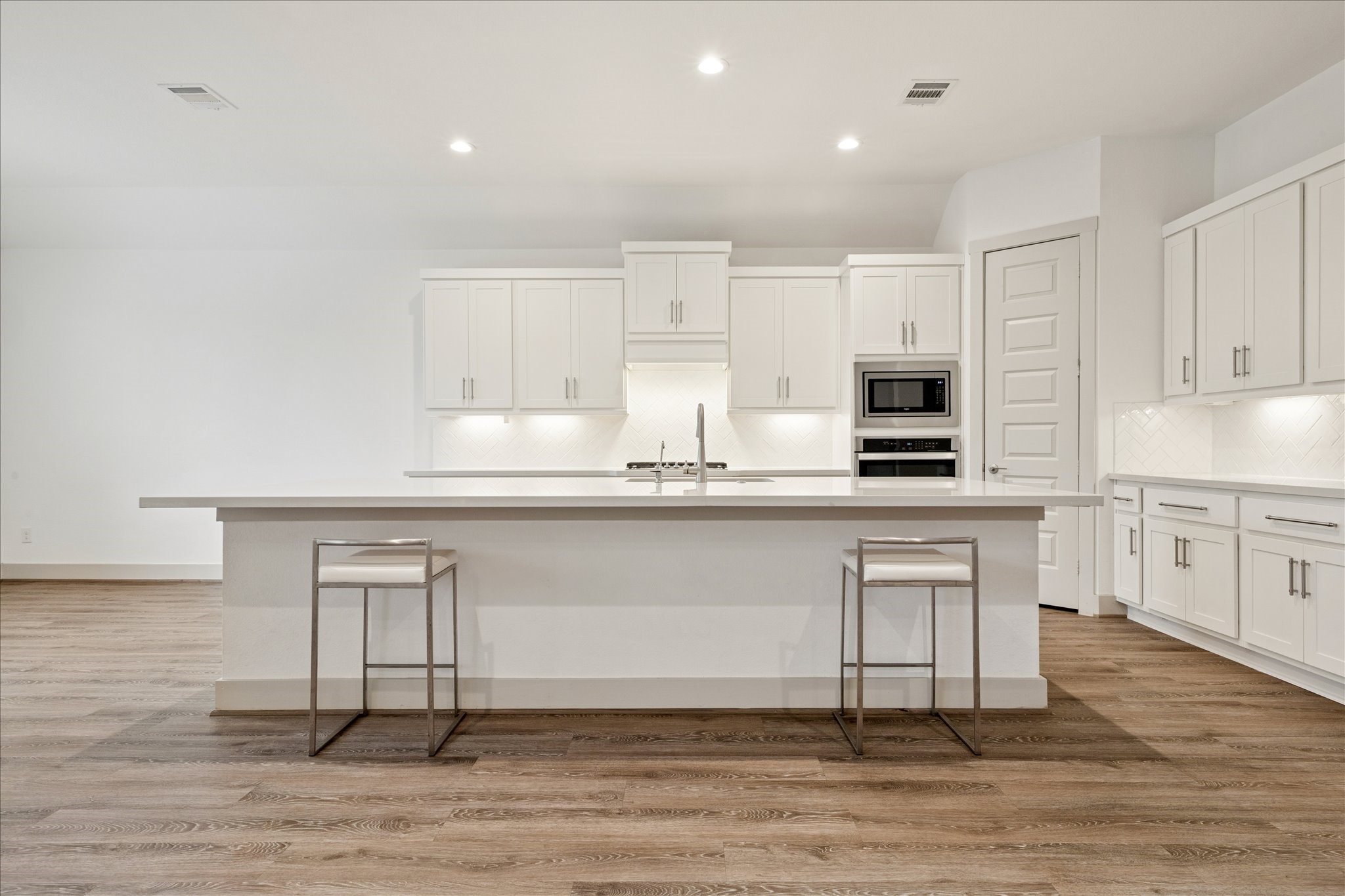 2550 Austin Trail Friendswood, TX 77546 - Photo 10 of 35 Another view of this gorgeous kitchen!