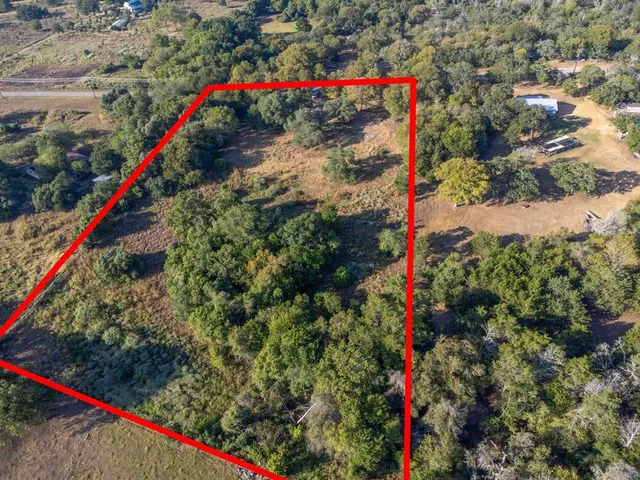 $224,500 | 135 Ann Powell Road, Smithville, TX 78957