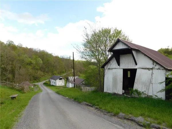 $510,000 | 108 Oak Springs Road, Claysville, PA 15323