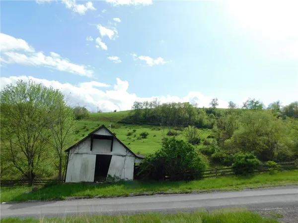 $510,000 | 108 Oak Springs Road, Claysville, PA 15323