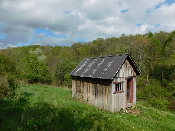 $510,000 | 108 Oak Springs Road, Claysville, PA 15323