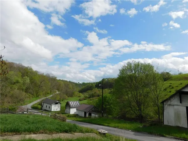 $510,000 | 108 Oak Springs Road, Claysville, PA 15323