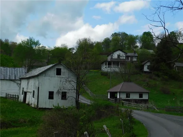 $510,000 | 108 Oak Springs Road, Claysville, PA 15323