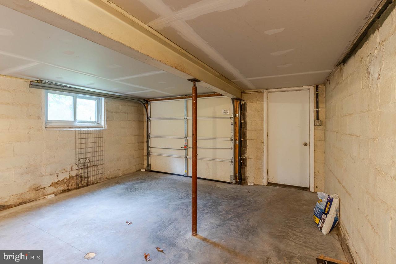 1834 Decker Hollow Road Tyrone, PA 16686 - Photo 37 of 40 an empty room with closet