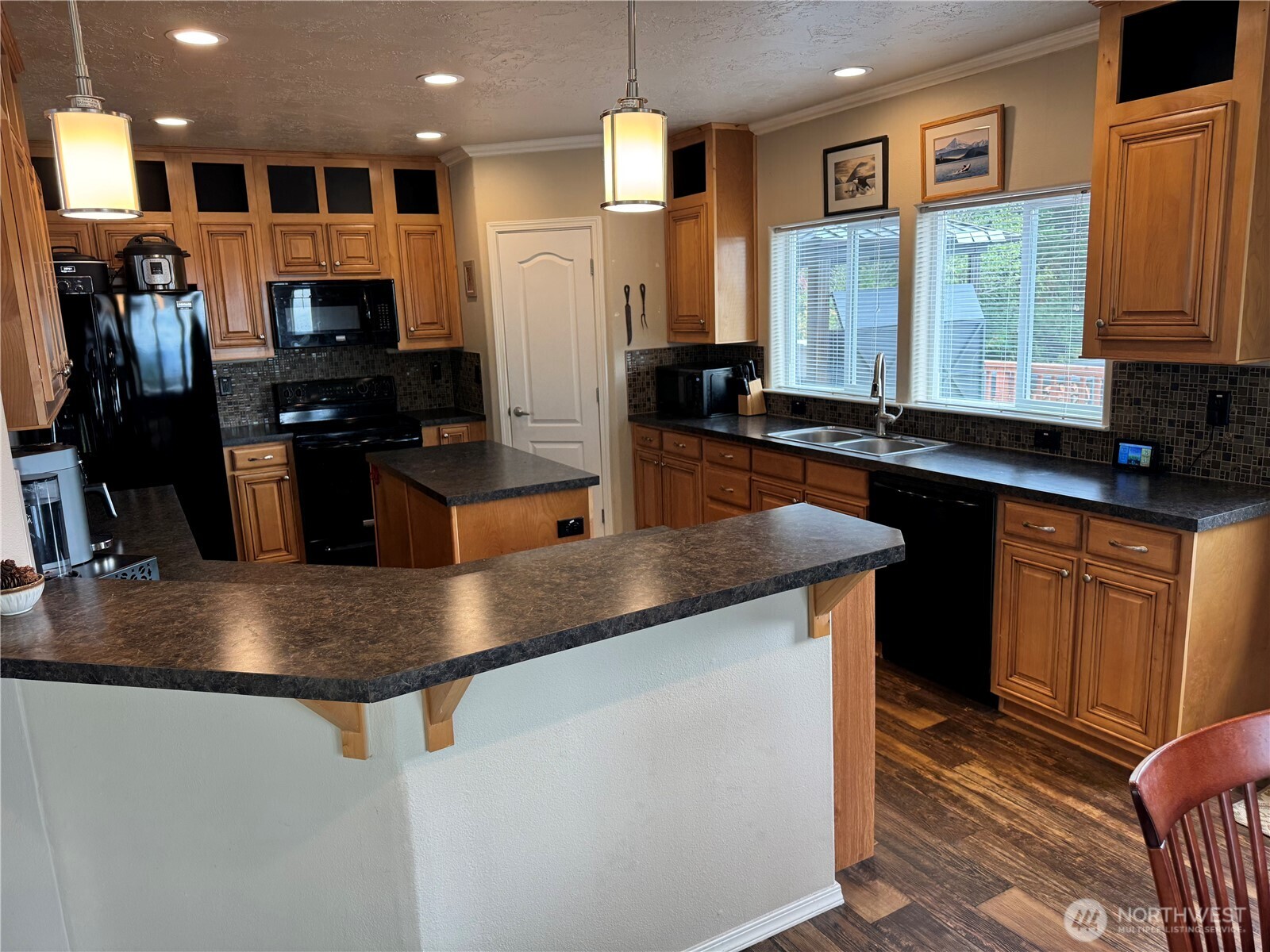 31 Hood Place Brinnon, WA 98320 - Photo 4 of 37