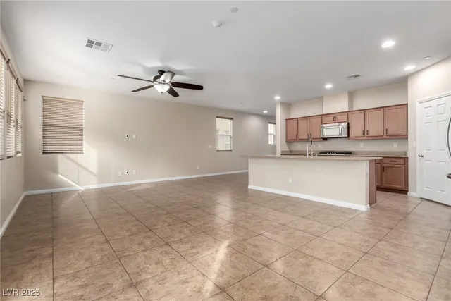 $2,395 | 945 Spiracle Avenue, Henderson, NV 89002