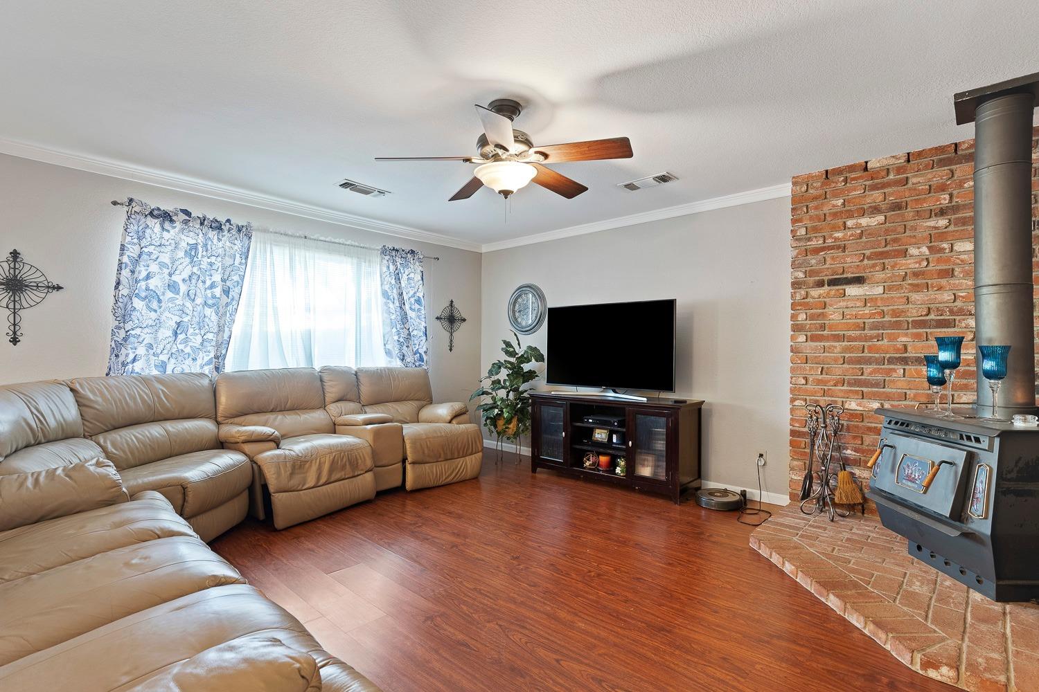 1348 North Steven Avenue Reedley, CA 93654 - Photo 19 of 21 Gallery Image 19