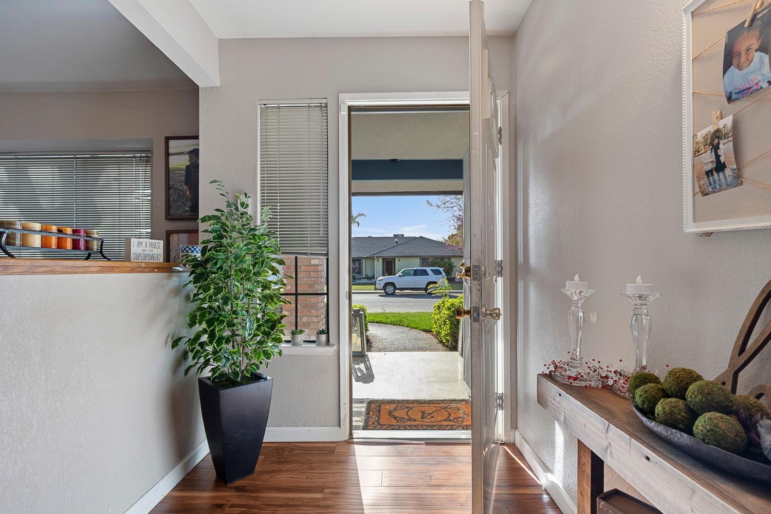 1348 North Steven Avenue Reedley, CA 93654 - Photo 3 of 21 Gallery Image 3