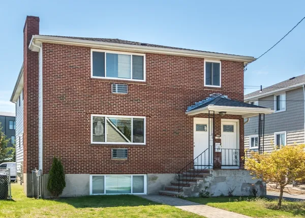 $3,000 | 50 Waltham Street, Unit 50, Watertown, MA 02472
