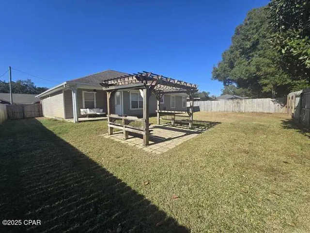 $2,300 | 19 Flamenco Street, Mary Esther, FL 32569