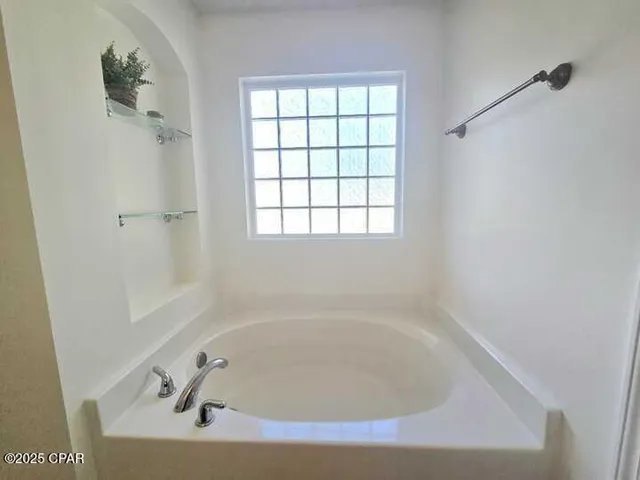 $2,300 | 19 Flamenco Street, Mary Esther, FL 32569