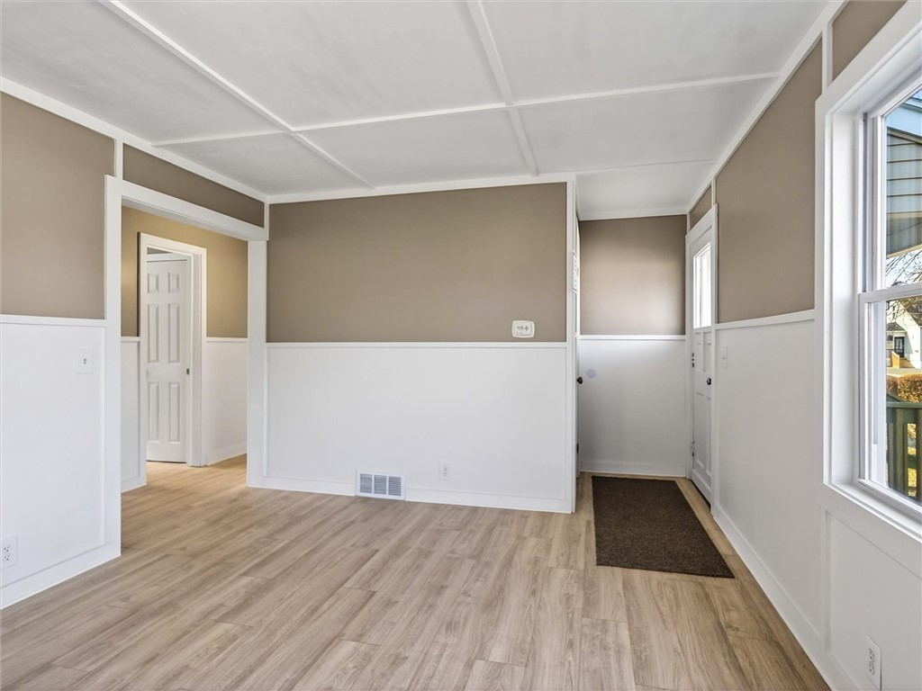 67 Gray Street Rochester, NY 14609 - Photo 5 of 31