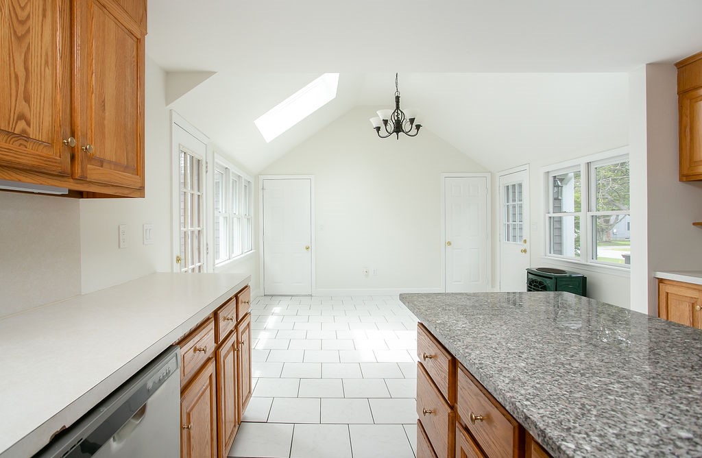34 Maize Corn Road Portsmouth, RI 02871 - Photo 7 of 47