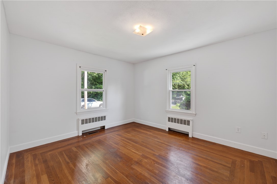 82 Parkside Avenue Pawtucket, RI 02861 - Photo 10 of 28
