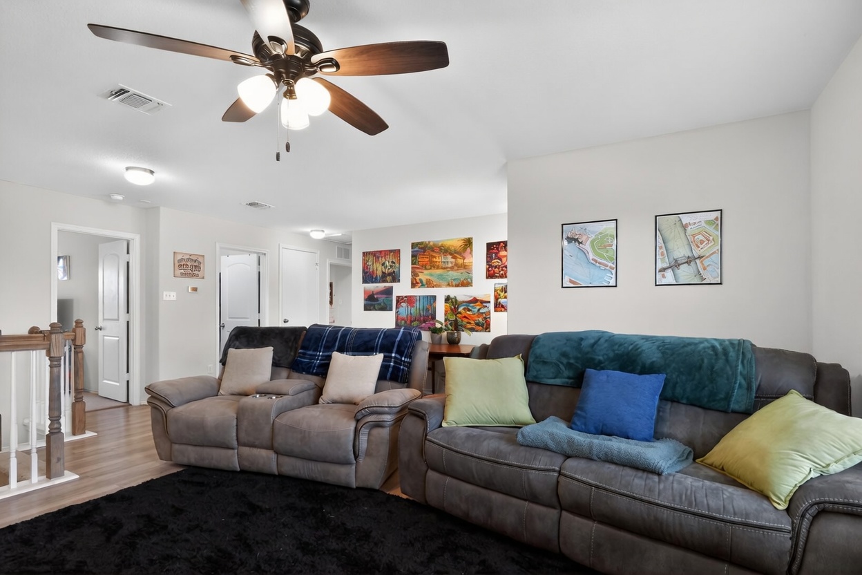 521 Staton Street Georgetown, TX 78626 - Photo 12 of 39 a living room with furniture
