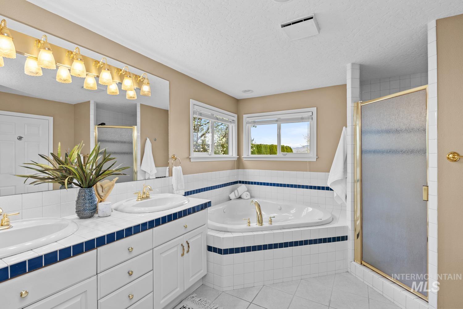 318 East Lake Rim Lane Boise, ID 83706 - Photo 33 of 50