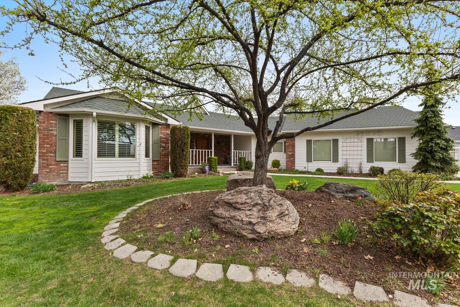 318 East Lake Rim Lane Boise, ID 83706 - Photo 5 of 50