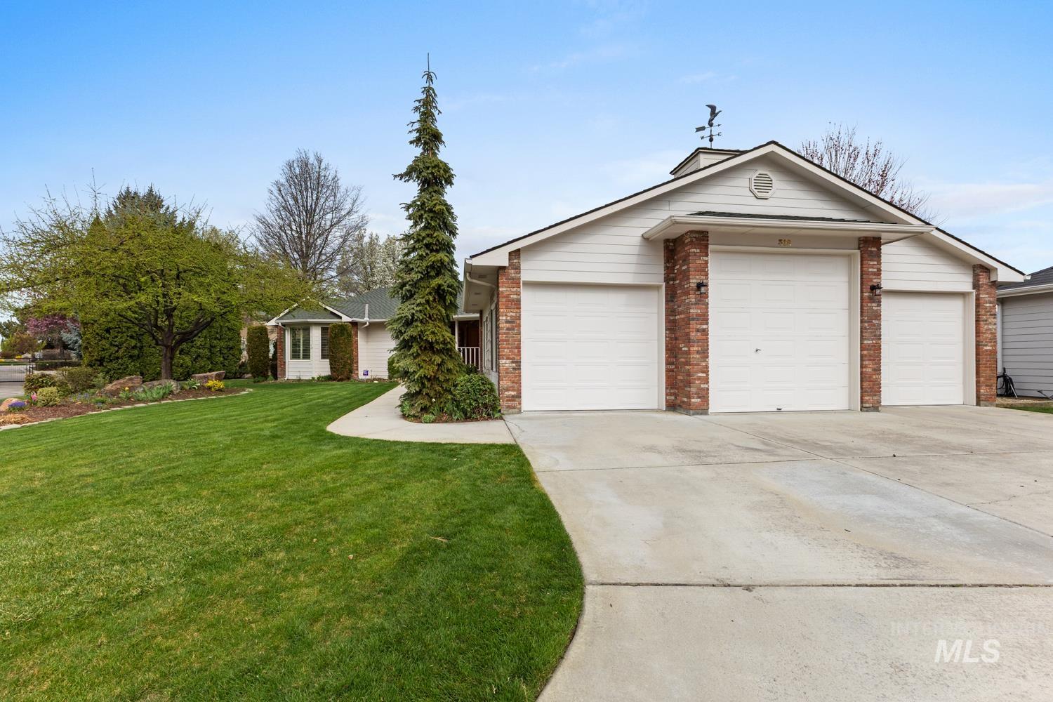 318 East Lake Rim Lane Boise, ID 83706 - Photo 6 of 50