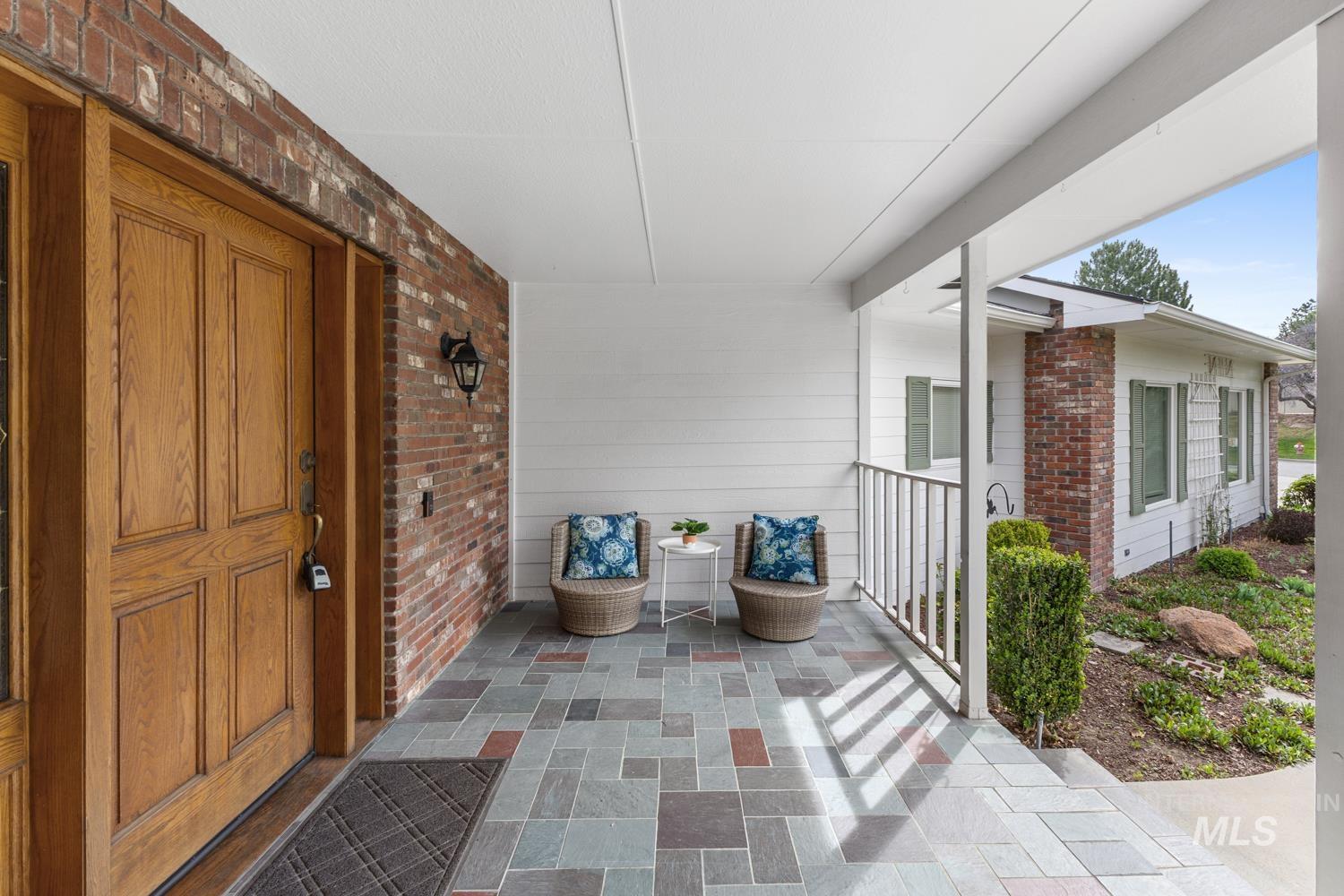 318 East Lake Rim Lane Boise, ID 83706 - Photo 7 of 50