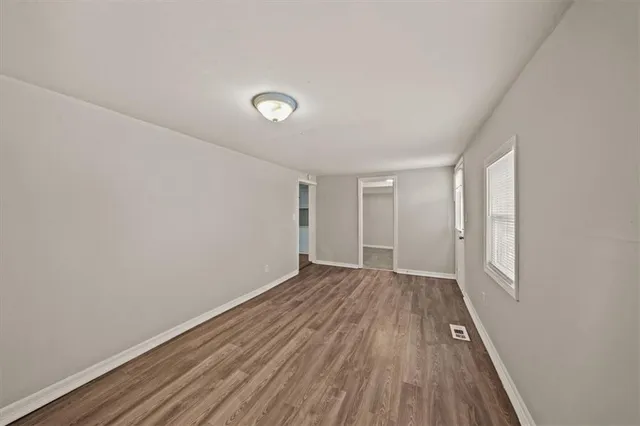 $169,900 | 126 Village Street, Tonganoxie, KS 66086