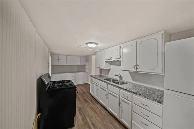 $169,900 | 126 Village Street, Tonganoxie, KS 66086