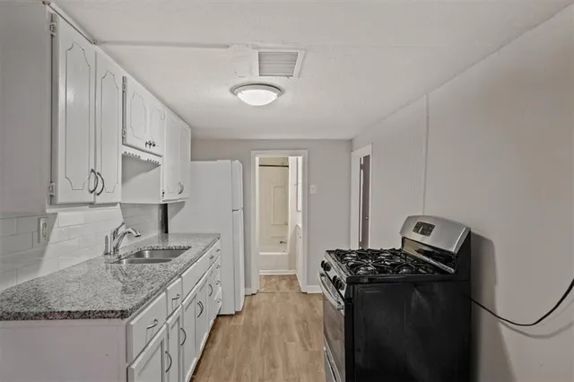 $169,900 | 126 Village Street, Tonganoxie, KS 66086