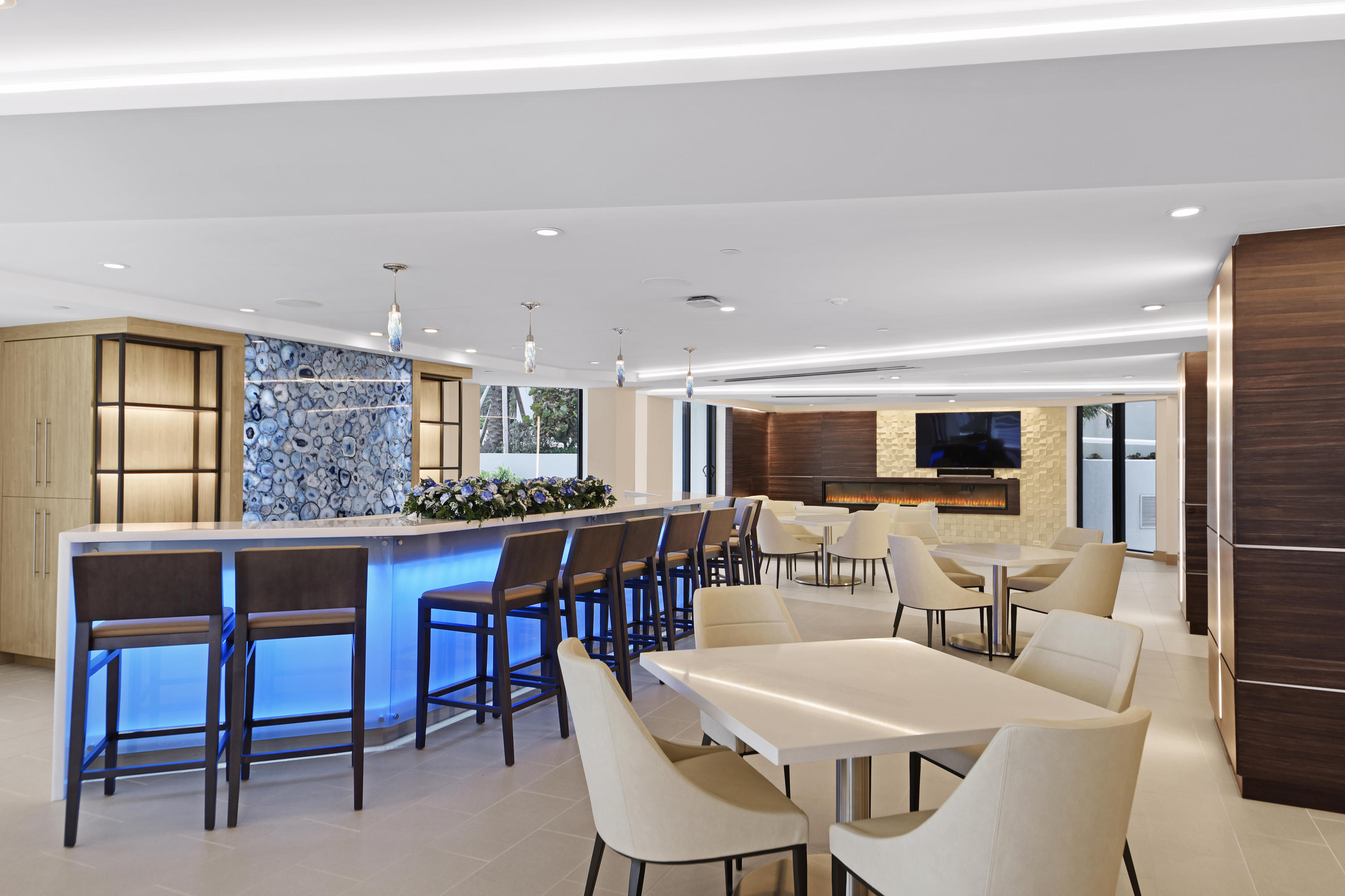 1500 South Ocean Boulevard, Unit S802 Boca Raton, FL 33432 - Photo 46 of 53 Dining & Bar