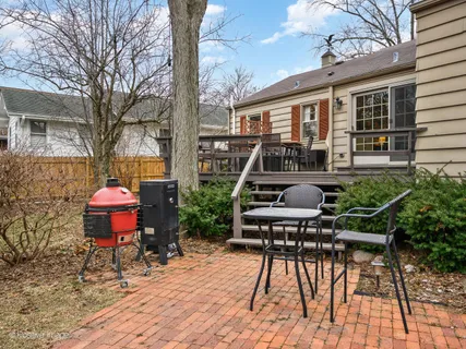 $465,000 | 671 Prairie Avenue, Glen Ellyn, IL 60137