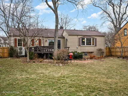 $465,000 | 671 Prairie Avenue, Glen Ellyn, IL 60137