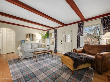 $465,000 | 671 Prairie Avenue, Glen Ellyn, IL 60137