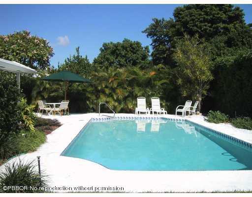 942 Lands End Road Lantana, FL 33462 - Photo 2 of 3 Pool