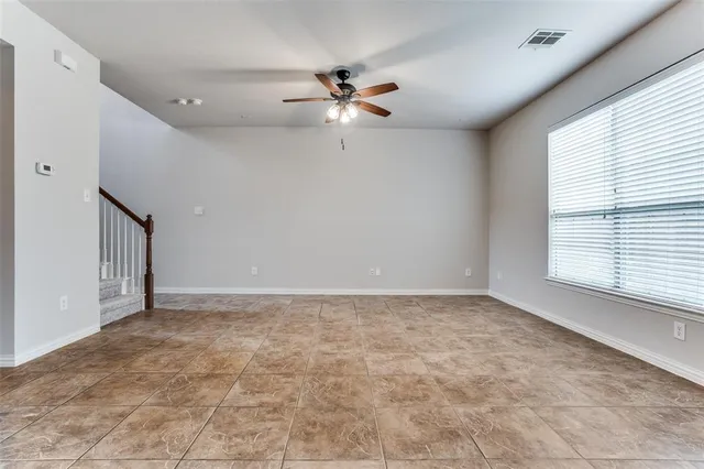 a view of empty room with window